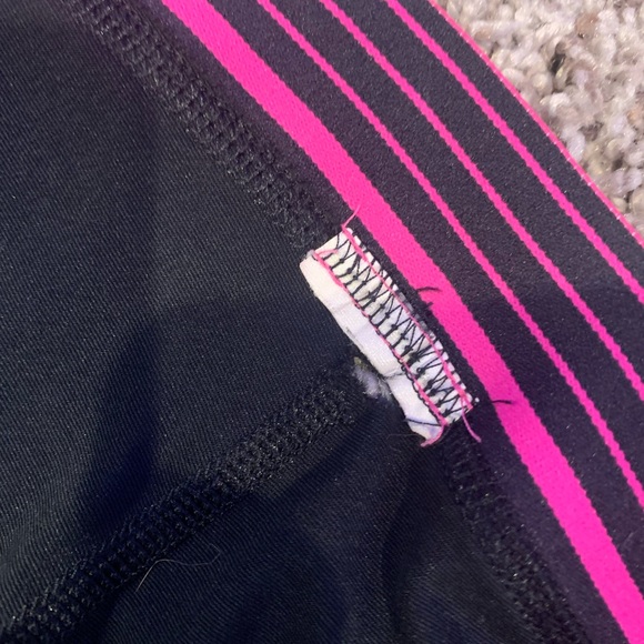 Under Amour Heat Gear Compression Capris - Picture 4 of 4